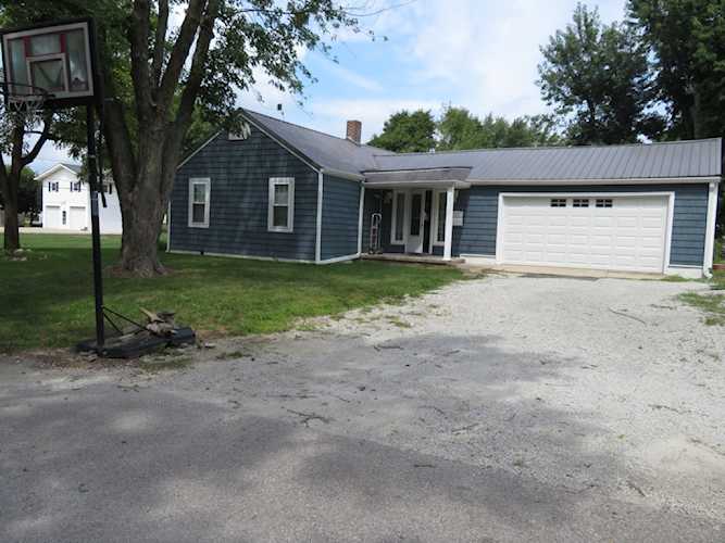 112 E Pierce St Alexandria, IN 46001
