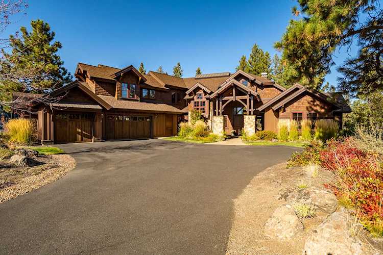 61534 Hosmer Lake Dr Bend, OR 97702