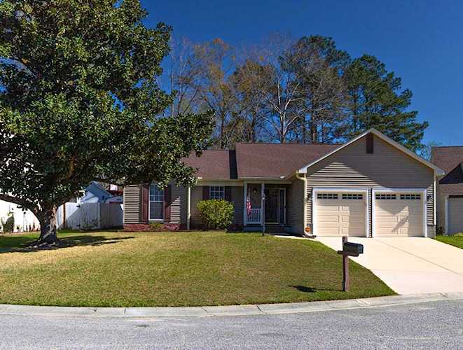 403 Plymouth Ct Goose Creek, SC 29445