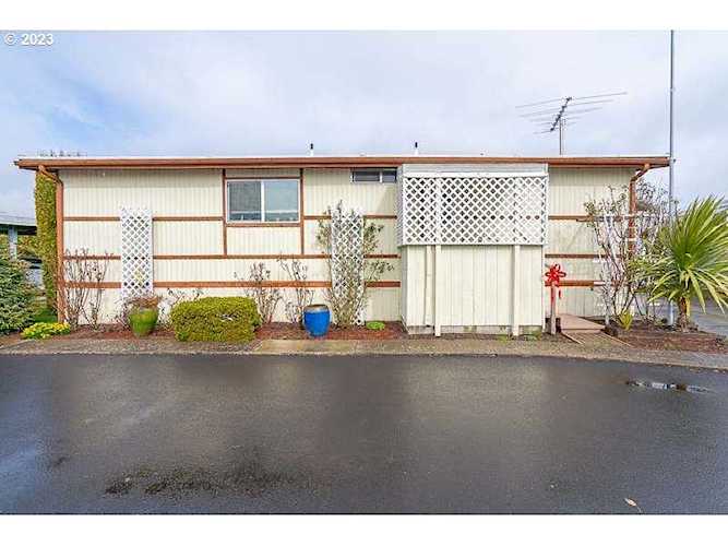 5422 Portland RD Salem, OR 97305