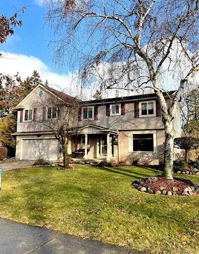 18686 Parklane St Livonia, MI 48152 home for sale, MLS#20221067681 | Dwellings Michigan Real Estate Photo 1