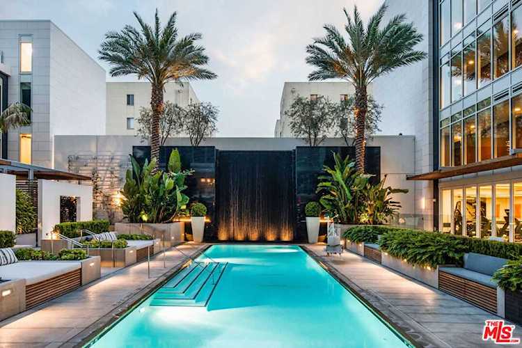 9000 W 3rd St #103 Los Angeles, CA 90048
