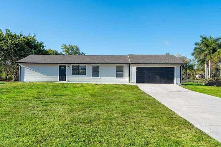 16931 Hamlin Boulevard in Loxahatchee, FL Photo 1
