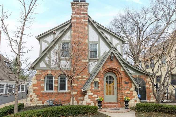1008 W 70th St Kansas City, MO 64113