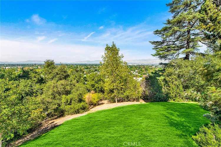 11400 Sunshine Terrace Studio City, CA 91604