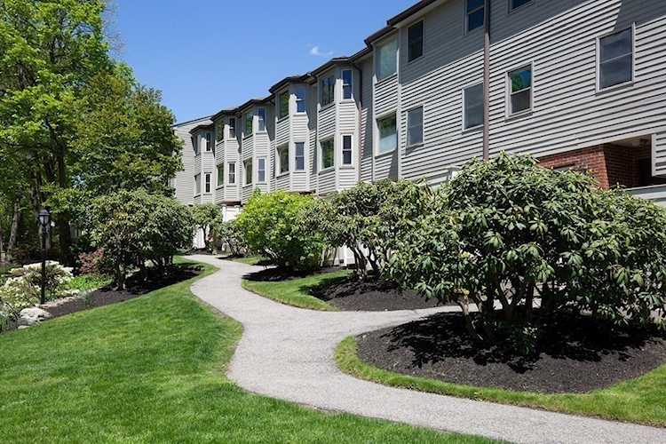 44 Regent Cir #44 Brookline, MA 02445