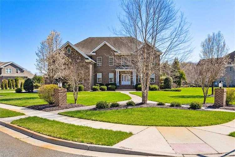 353 Scone Castle Loop Chesapeake, VA 23322