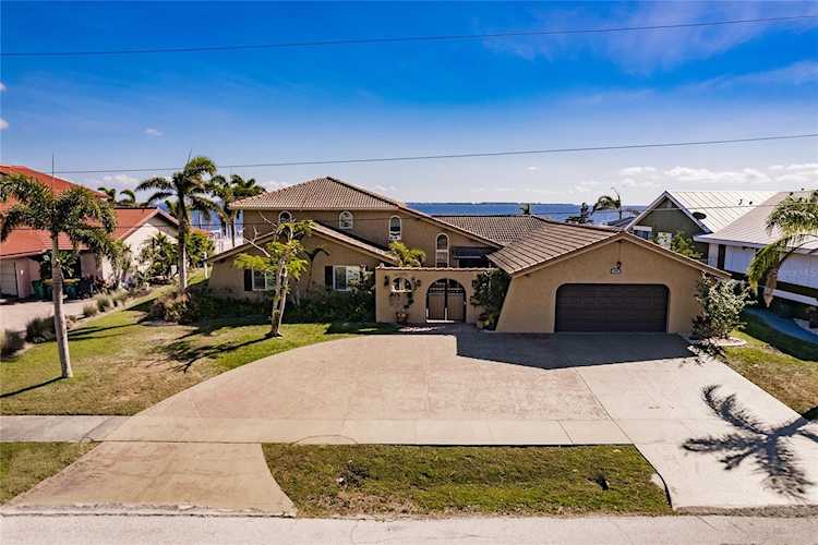 333 Severin Rd SE Port Charlotte, FL 33952