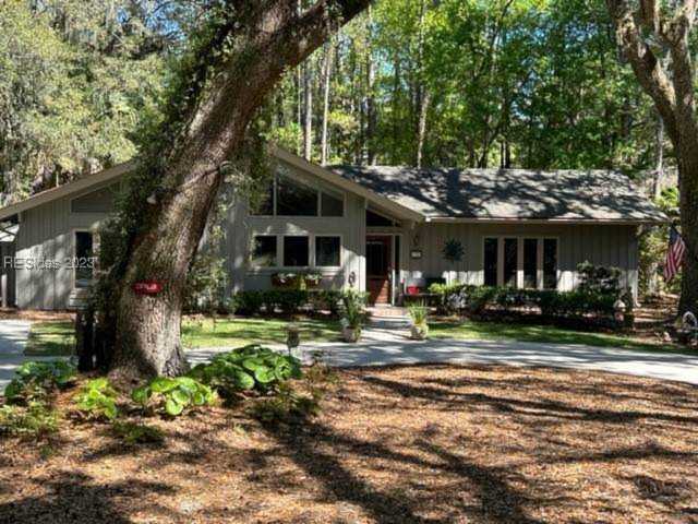 13 Planters Wood Ct Hilton Head Island, SC 29928