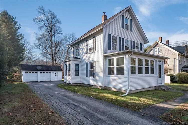 138 Main Street Essex, CT 06409