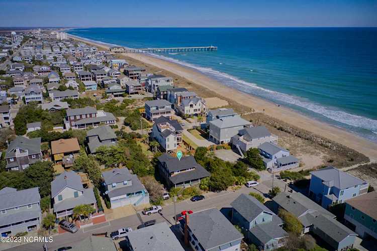 9 E Charlotte Street Wrightsville Beach, NC 28480