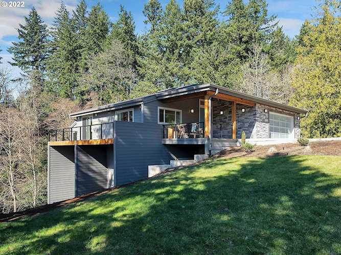 3061 SW 55th DR Portland, OR 97221