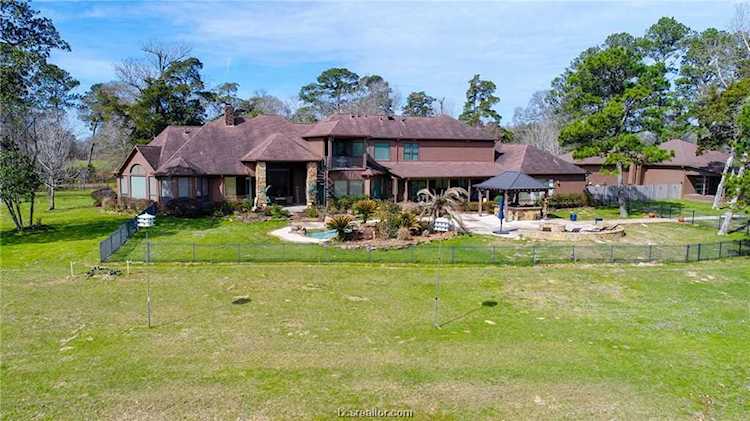 10210 Stidham Road Conroe, TX 77302