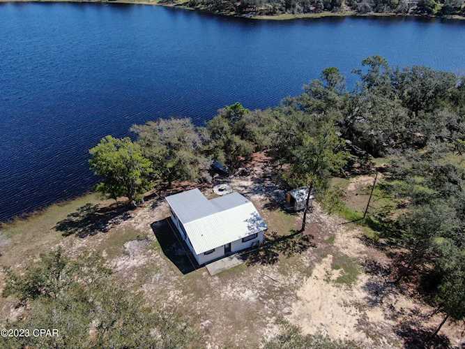 15218 Lucy Ln Southport, FL 32409