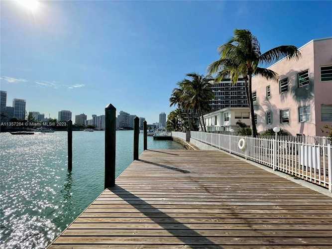 6881 Bay Dr #11 Miami Beach, FL 33141