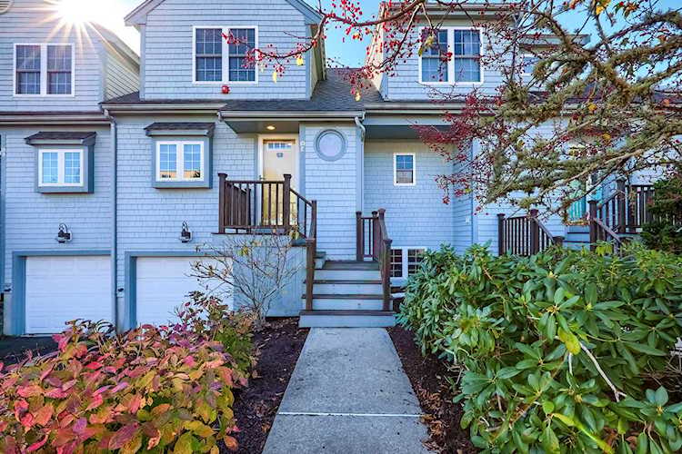 174 Queen Street Falmouth, MA 02540