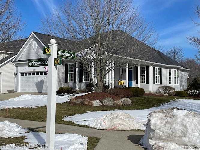 3839 Springwood Ct Auburn Hills, MI 48326 | MLS 20230016872 Photo 1