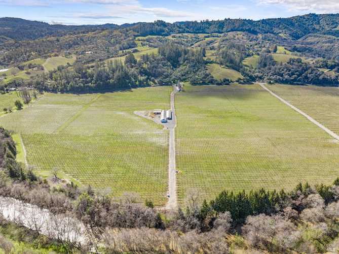 6620 W Dry Creek Road Healdsburg, CA 95448