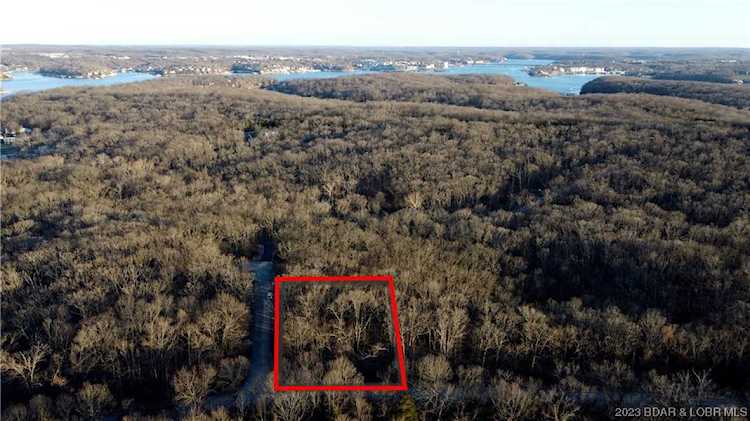 1314 Champion Dr Sunrise Beach, MO 65065