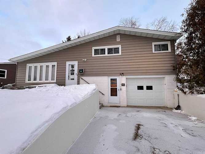 405 Hillcrest Dr Minot, ND 58703 | MLS 230139 Photo 1