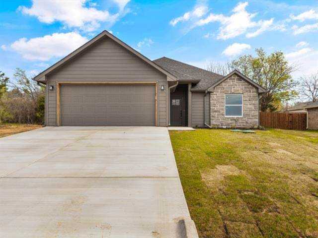 5410 Belaire Circle Granbury, TX 76048