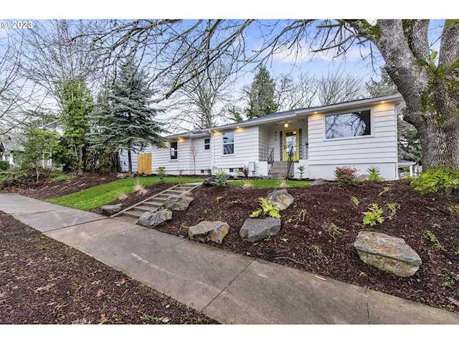 810 16th ST Salem, OR 97301