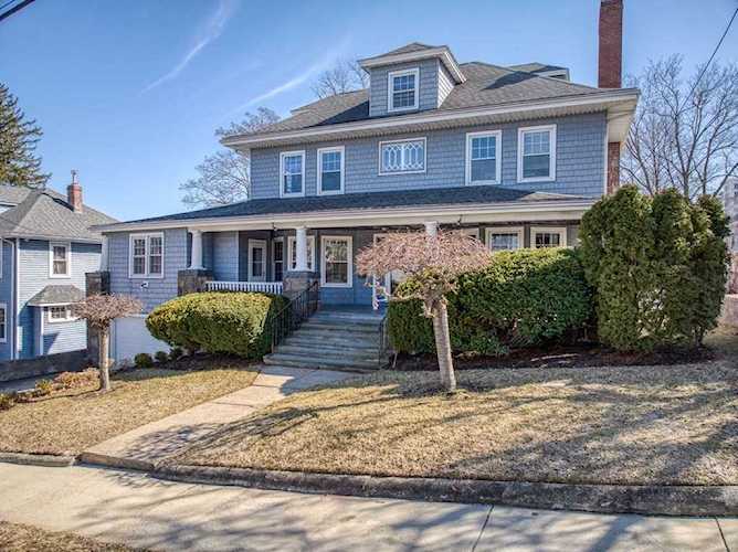 43 Whitney Rd Quincy, MA 02169