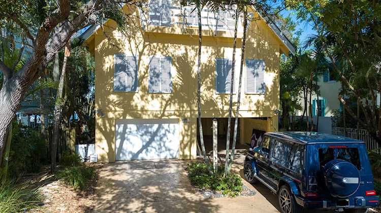 211 Elsa Road Jupiter, FL 33477
