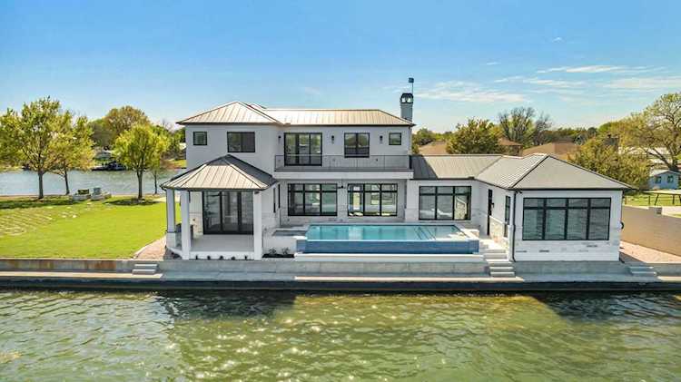338 Park Ln Ln Sunrise Beach, TX 78643