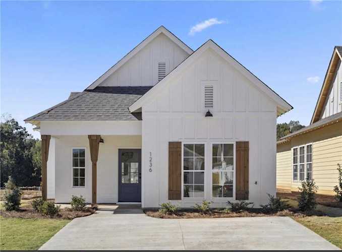 1301 Woodland Circle Opelika, AL 36801