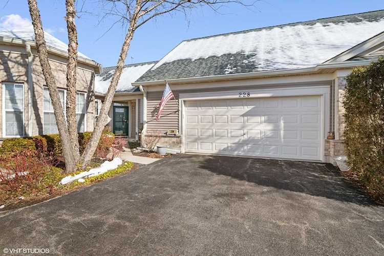 PHOTOS & DETAILS: 228 Enfield Ln, Grayslake, IL 60030 For Sale - MLS #11738179 - Photos, Virtual Tour, School Info - Real Estate Listing Info Photo 1