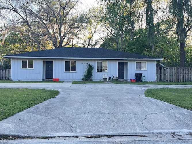 6105 SW 10th PLACE #A and B Gainesville, FL 32607