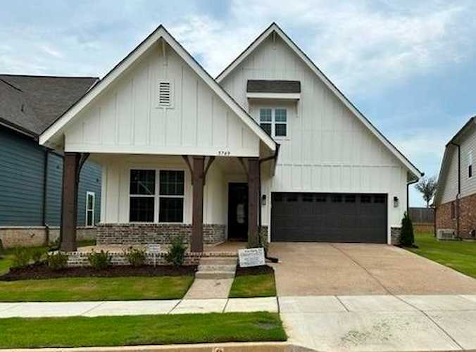 5749 E Hollow Oak Dr Arlington, TN 38002