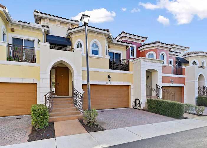 1312 Coastal Bay Boulevard Boynton Beach, FL 33435