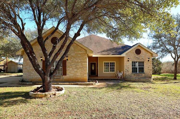 1157 County Road 204 Liberty Hill, TX 78642