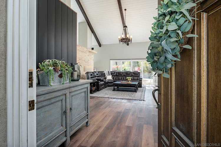 14298 Ipava Dr Poway, CA 92064
