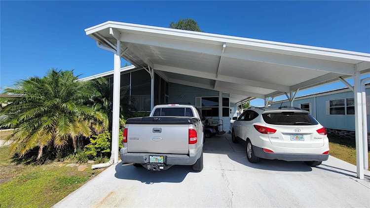 107 Dolphin Dr E Oldsmar, FL 34677