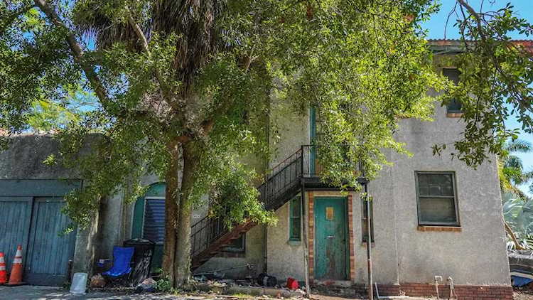 651 10th Ave S St. Petersburg, FL 33701
