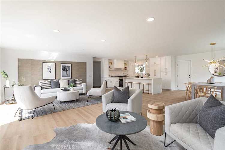 1023 Presidio Dr Costa Mesa, CA 92626