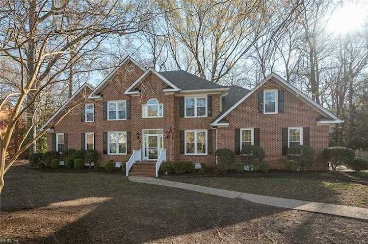 207 Sunrise Bluff Ln Smithfield, VA 23430
