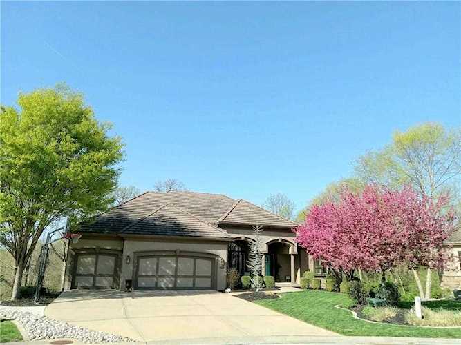 6112 Arbor Way Parkville, MO 64152