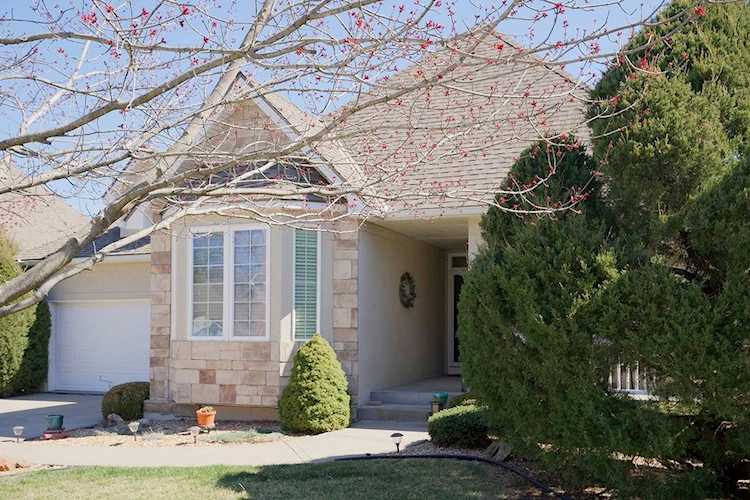 413 SW Wintergarden Dr Lee's Summit, MO 64081