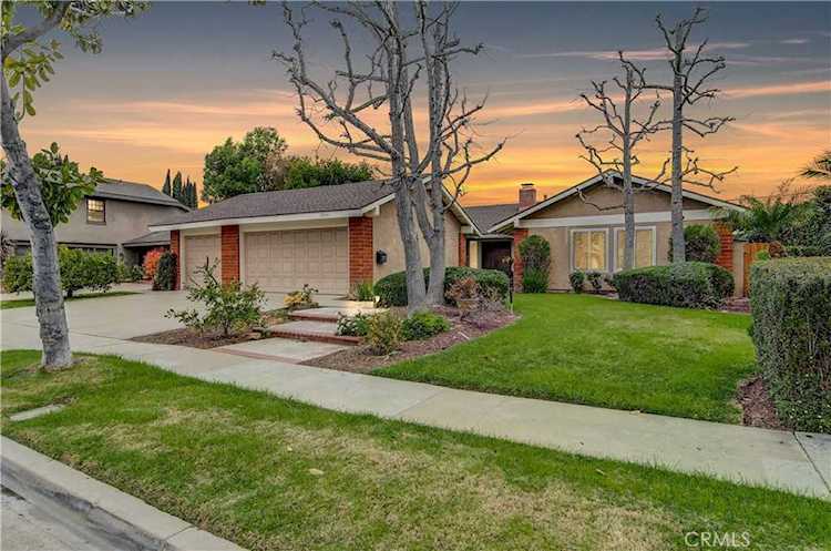 17941 Lucero Way Tustin, CA 92780