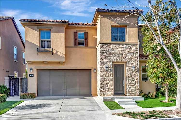 19 Oleander Lake Forest, CA 92630