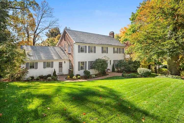 25 Farlow Rd Newton, MA 02458
