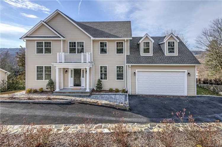 761 Linda Avenue Thornwood, NY 10594