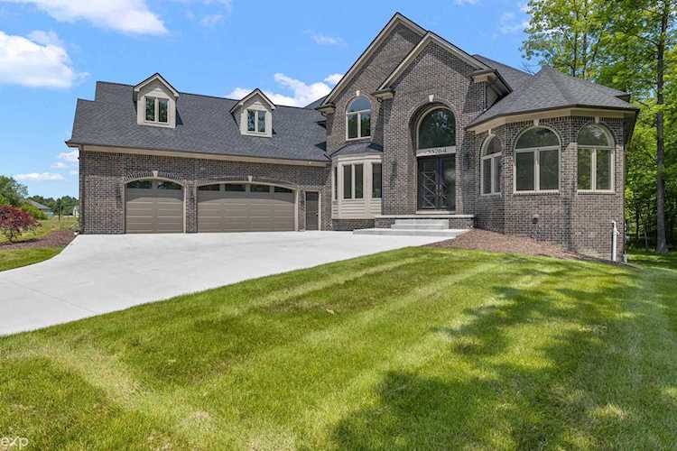 55764 Buckthorn Shelby Twp, MI 48316
