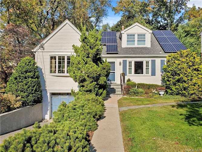 9 Brookside Avenue Pelham, NY 10803