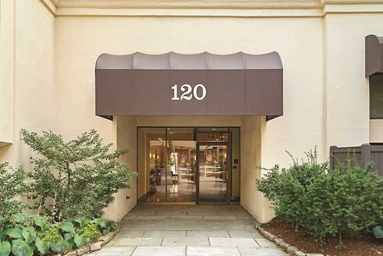 120 Beaconsfield Rd #9 Brookline, MA 02445