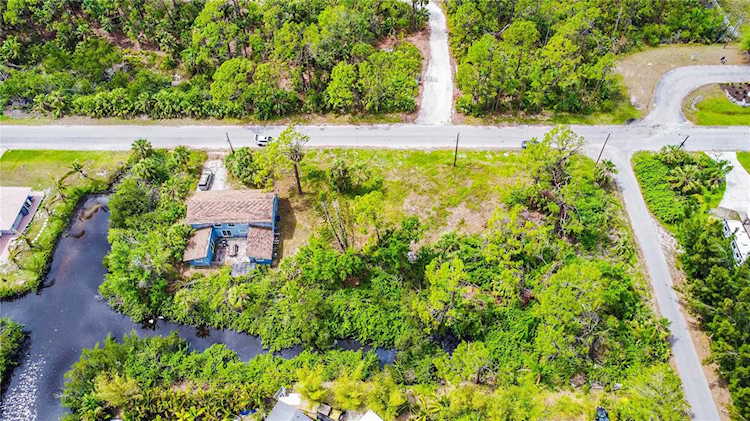 650 Caloosa Dr Venice, FL 34293